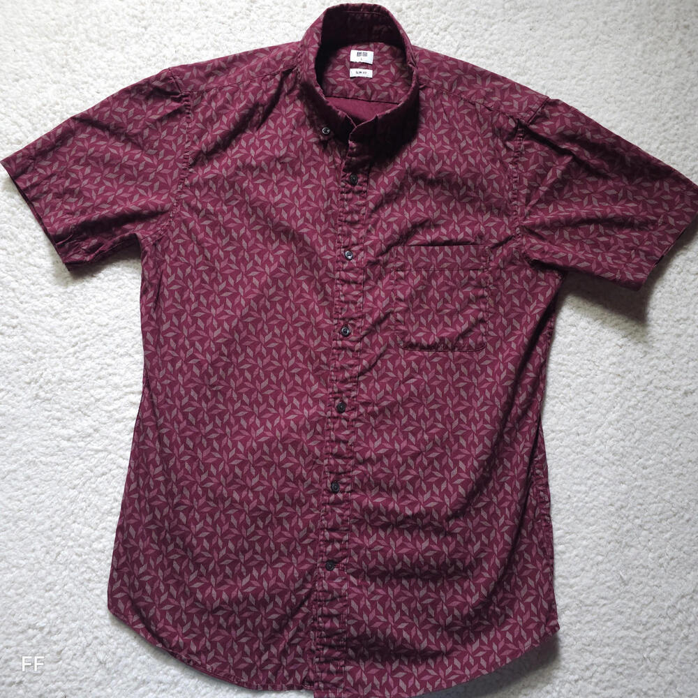 Uniqlo Men's Slim Fit Button-Up Shirt L Burgundy Geometric Print Short Sleeve